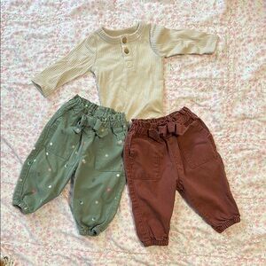 Ribbed Cream Onesie with 2 paperbag pants